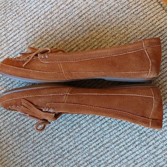 Minnetonka Moccasins - Picture 5 of 8